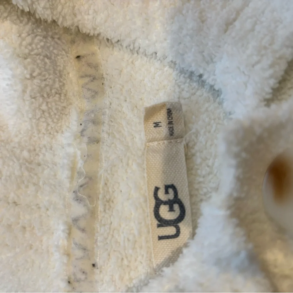 UGG Cream Soft Sweatsuit This two piece set is gorgeous. - Picture 7 of 9